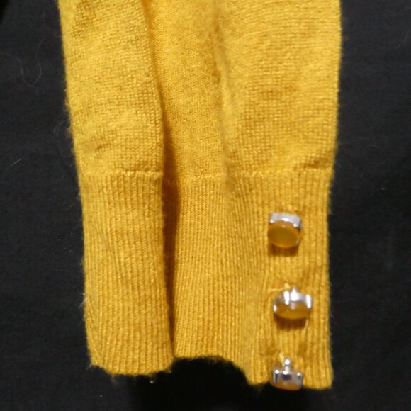 PREMISE STUDIO | large | Knit Lightweight Button Front Sweater - Picture 10 of 16